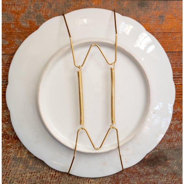 19th Century Pair of French Decorative Wall Plates With Pink and Gold Grisaille Decoration For Sale - Image 9 of 10