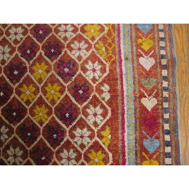 1900s Red Geometric Human Antique Indian Agra Hank Knotted Rug 4'2"x6'10" Wool Carpet For Sale - Image 4 of 6