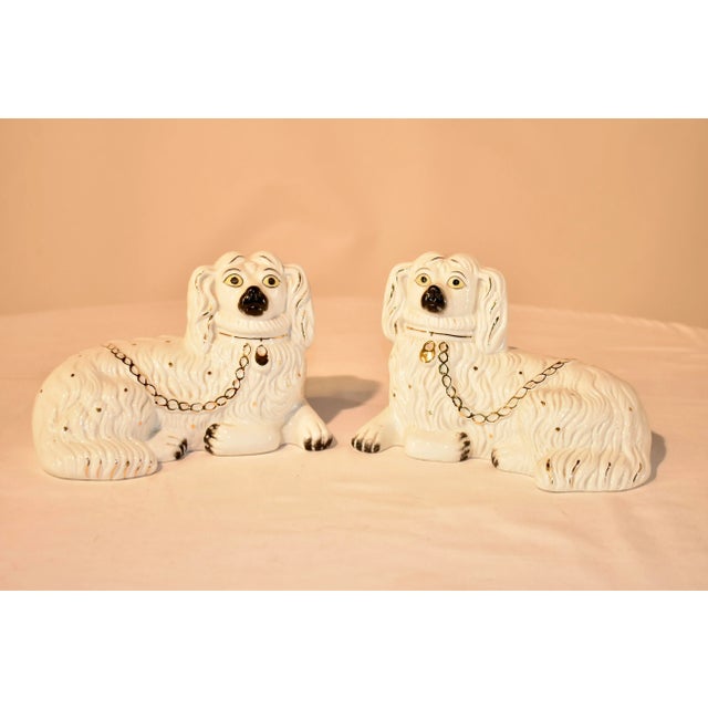 Pair of Recumbent Staffordshire Spaniels, C. 1960 For Sale - Image 4 of 9