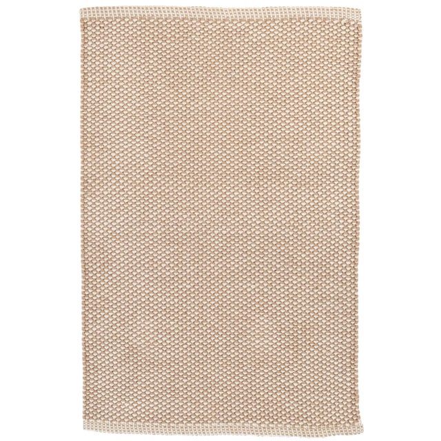 Subtle in texture and color, this indoor/indoor outdoor rug is a natural for almost any room of your home. Durable and...