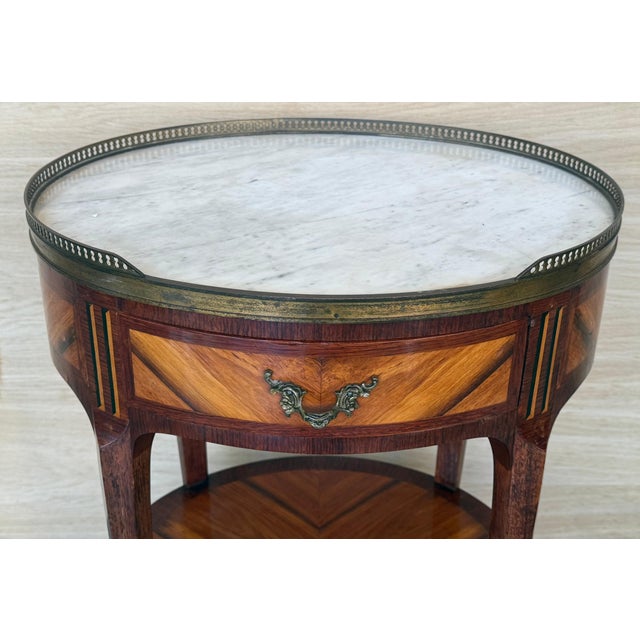 Early 20th Century Pair of Louis XV Oval Bouillotte Shape Nightstands with Drawer and Low Shelve For Sale In Miami - Image 6 of 18