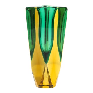 Mid-Century Hand-Blown Murano Glass Triangular Sommerso Citrine & Emerald Vase For Sale