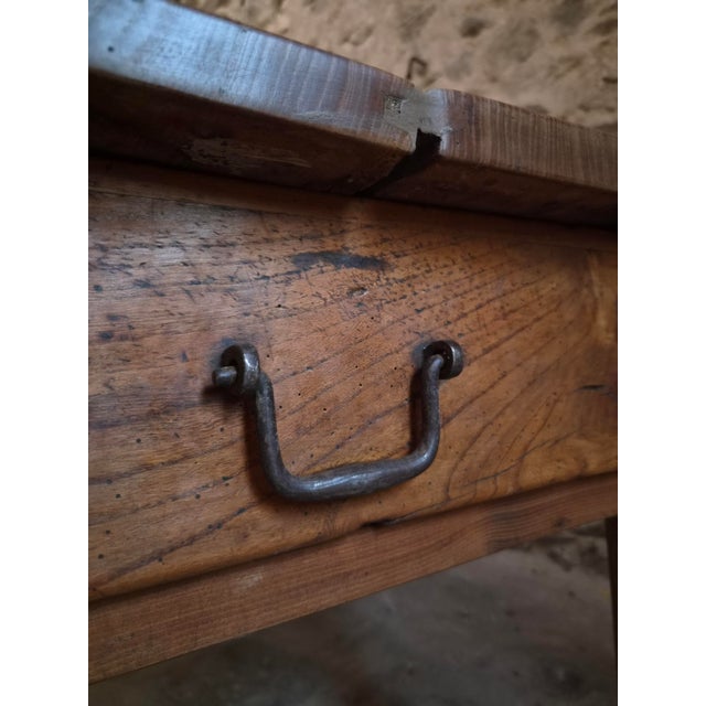 Antique French Farmhouse Dining Table in Oak and Chestnut, 1800s For Sale - Image 15 of 18