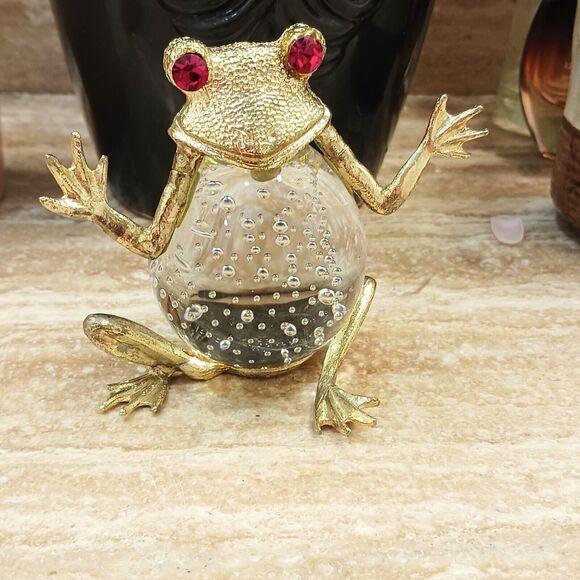 Metal 1970s Sitting Frog Paperweight 4" Glass Handblown Modern Art Deco Red Eyes Decor For Sale - Image 7 of 10