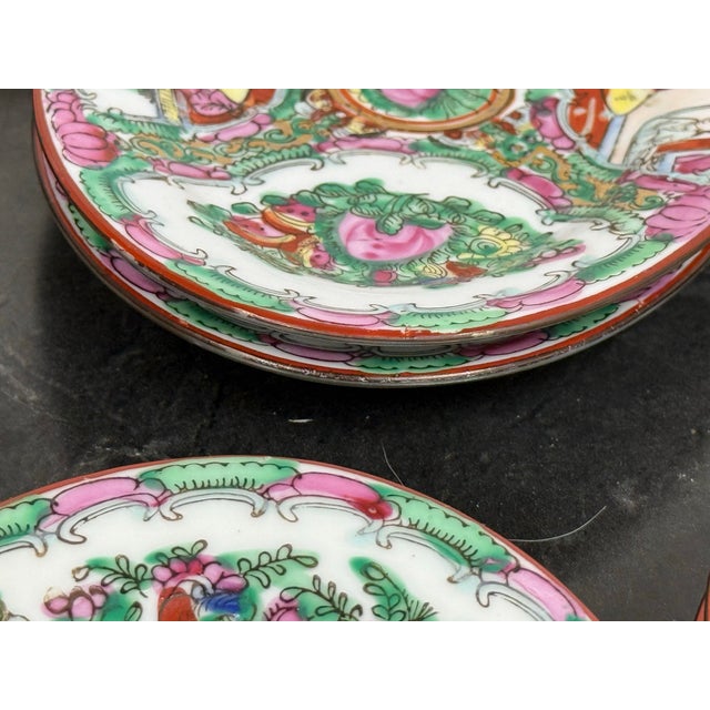 Mid 20th Century Oriental Rose Famille Medallion Oval Plates, Set of Eighteen For Sale In San Francisco - Image 6 of 12
