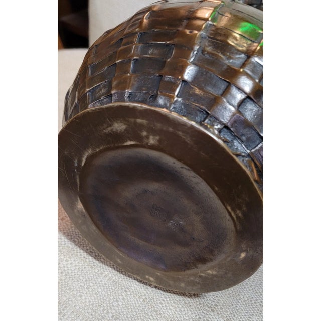 apanese Taisho Era basket weave vase. Signed. Very heavy and substantial solid bronze casting. Fine original patina and...