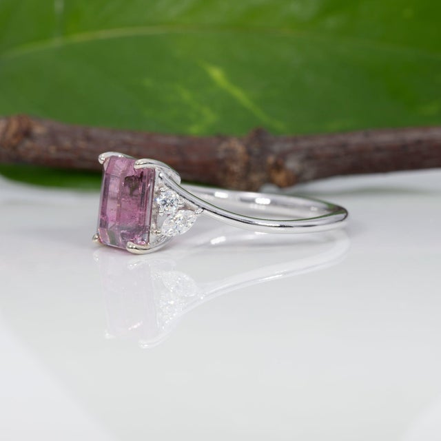 1.7Ct Bi-Color Tourmaline Ring With Earth-Mined Diamond Accents: Solid 14k Gold For Sale In Columbus - Image 6 of 9