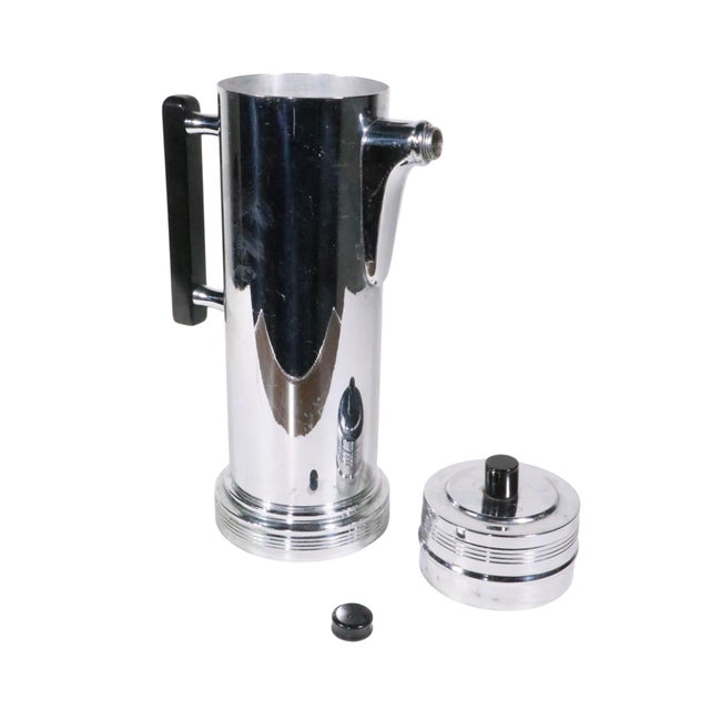 Mid 20th Century Art Deco Machine Age Chrome and Bakelite Cocktail Shaker For Sale In New York - Image 6 of 6