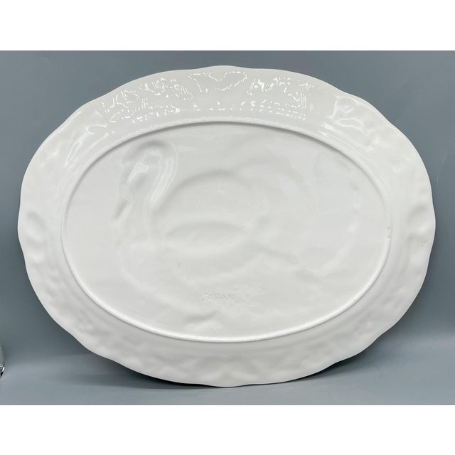 Late 20th Century Vintage White Embossed Turkey Platter – Traditional / Farmhouse / Thanksgiving For Sale - Image 5 of 11