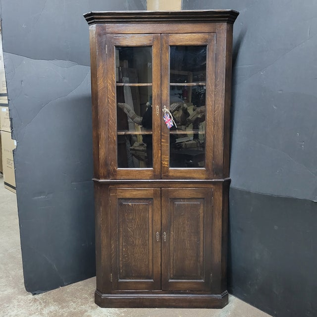 Late 20th Century English Oak Glass Top Doors With Paneled Bottom Doors Corner Cupboard For Sale - Image 9 of 16