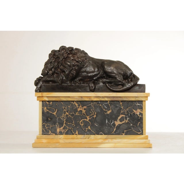 Neoclassical Early 21st Century Baker Furniture Regency Style Cast Bronze Marble Lion Statue For Sale - Image 3 of 13