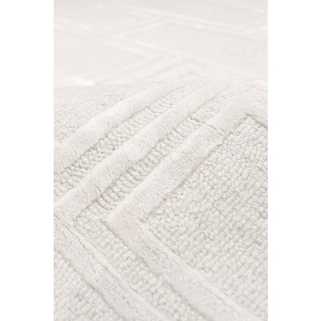 Transitional Edgy Hand-Tufted Ivory Area Rug- 8' 9'' X 11' 9'' For Sale - Image 3 of 5