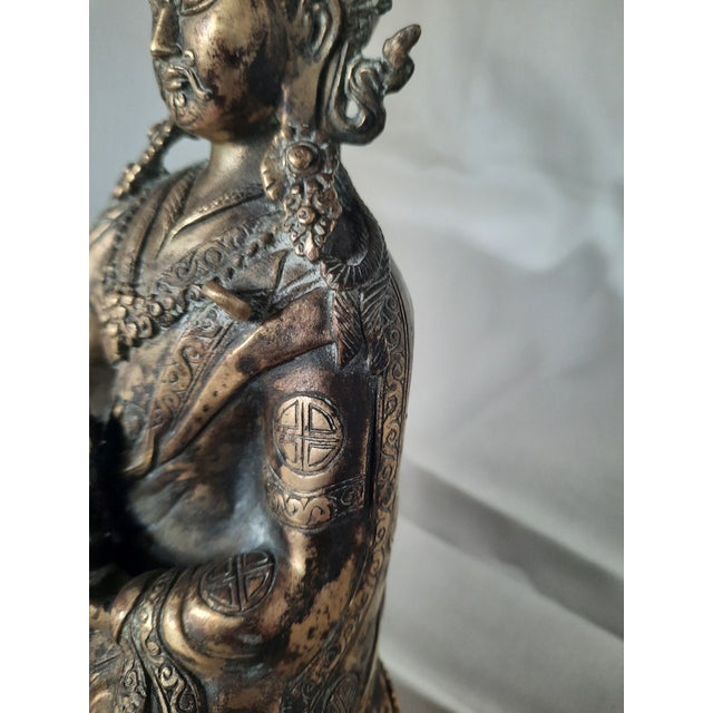 Early 20th Century Vintage Sino-Tibetan Cast Bronze Guardian King or Deity Sculpture on Lotus Base For Sale - Image 5 of 10