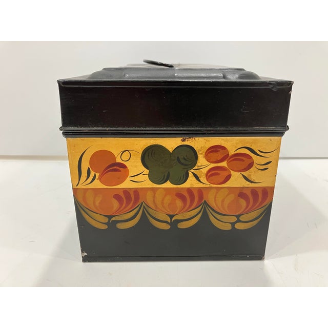 Mid 19th Century Mid 19th Century American Hand Painted Tole Box For Sale - Image 5 of 9