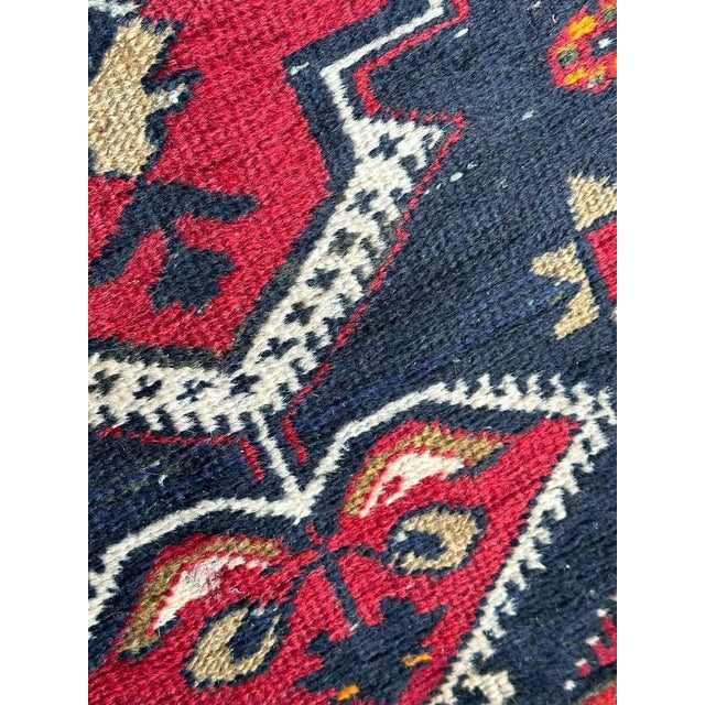 Small Mid-Century Turkish Yastik Rug from Bobyrugs, 1940s For Sale - Image 12 of 18