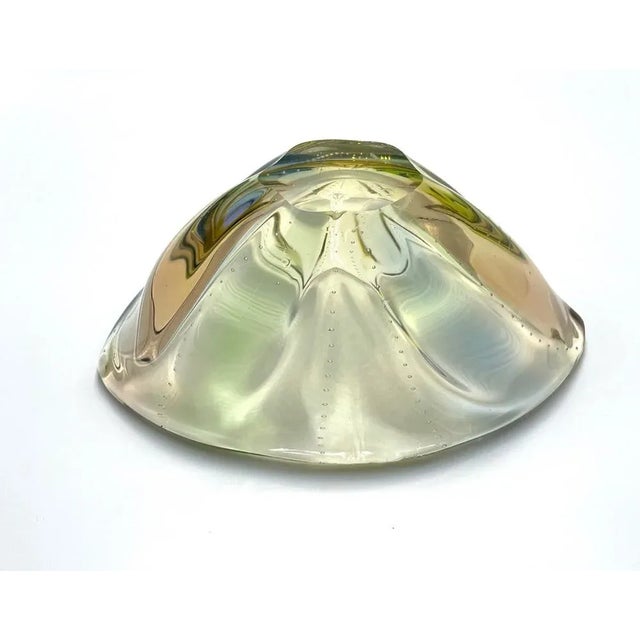 Mid-Century Modern Art Glass Czech Pizzicato Bowl attributed to Hana Machovska for Mstišov/Moser Karlovarske Glass, 1960s For Sale - Image 3 of 9