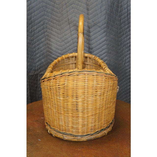 Large Vintage Woven Wicker Harvest Basket with Bentwood Bamboo Handle For Sale - Image 4 of 11