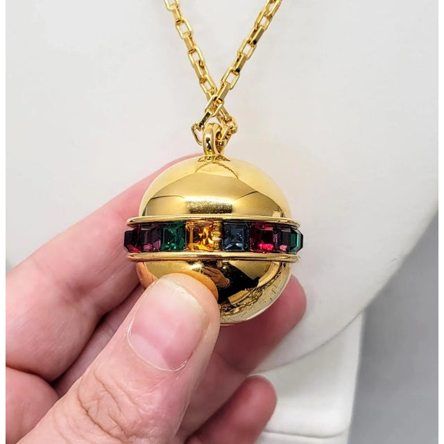 Napier Vintage 1990s Signed Napier Goldtone Multicolor Rhinestone Spherical Pendant Necklace For Sale - Image 4 of 12