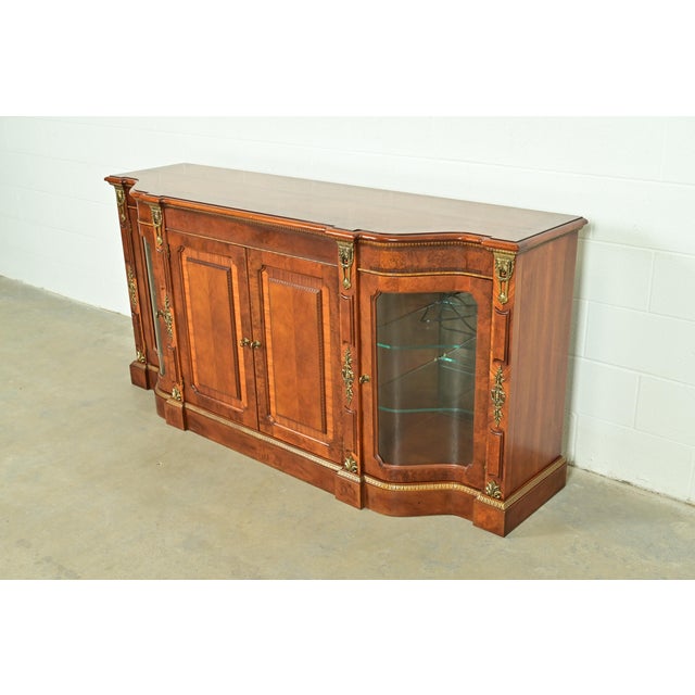 Neoclassical Henredon Grand Provenance Italian Neoclassical Walnut and Burl Wood Lighted Sideboard or Bar Cabinet For Sale - Image 3 of 14