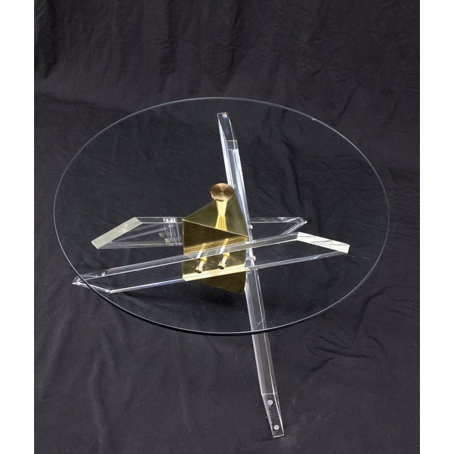 Mid-Century Modern Brass & Lucite Round Glass Top Coffee Occasional Table Clean! For Sale - Image 3 of 16