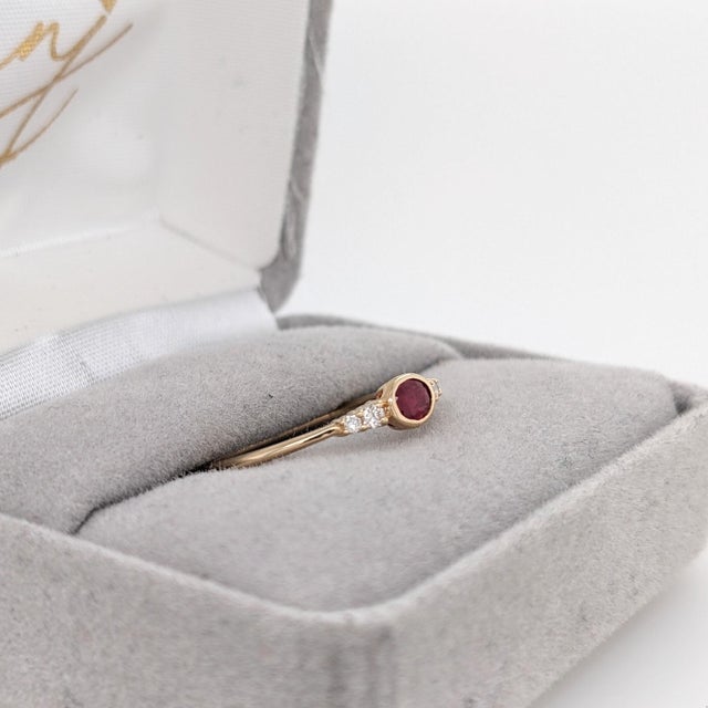 2020s Minimalist Ruby Ring With Earth Mined Diamonds: Solid 14k Gold, Size 6.75 For Sale - Image 5 of 10