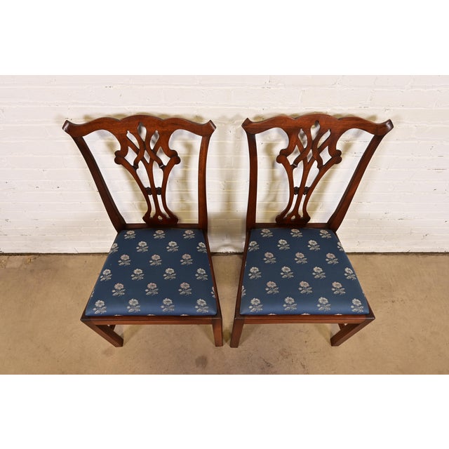 1980s Baker Furniture Style Georgian Carved Mahogany Side Chairs or Dining Chairs, Pair For Sale - Image 5 of 12