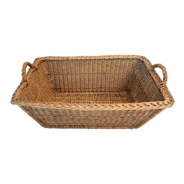 French Provincial 1960s Extra Large French Wicker Market Basket For Sale - Image 3 of 10