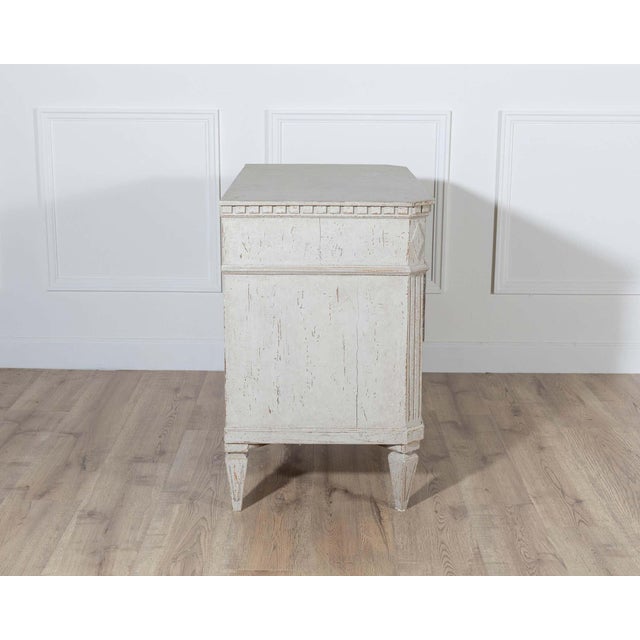 Wood Pair of Swedish Gustavian-Style Painted Chests of Drawers, Early 20th Century For Sale - Image 7 of 9