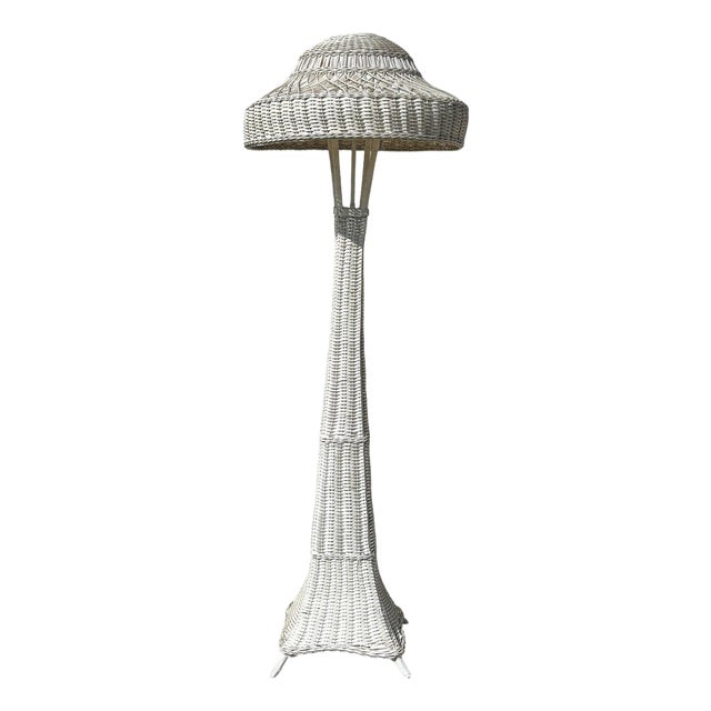 1940s Postmodern Shabby Chic White Wicker Tropical Splay Foot Base Floor Lamp W/ Shade For Sale