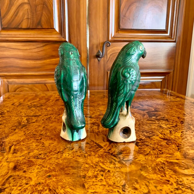 Green Pair of Antique Sancai Glazed Chinese Export Parrots For Sale - Image 8 of 10