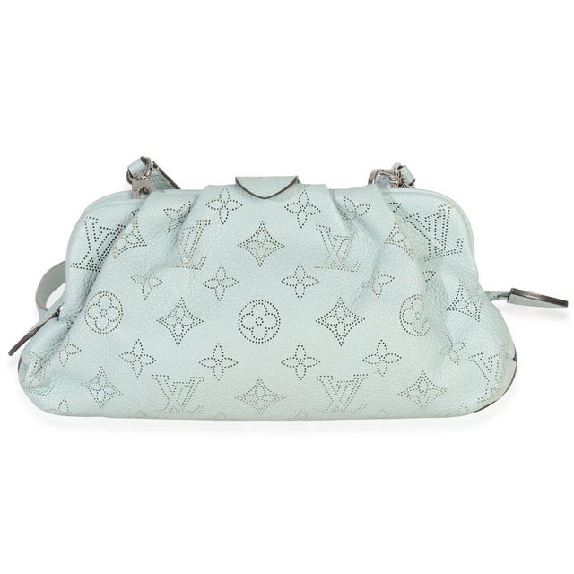 Louis Vuitton Vert Lagon Monogram Mahina Scala Mini Pouch For Sale - Image 4 of 9