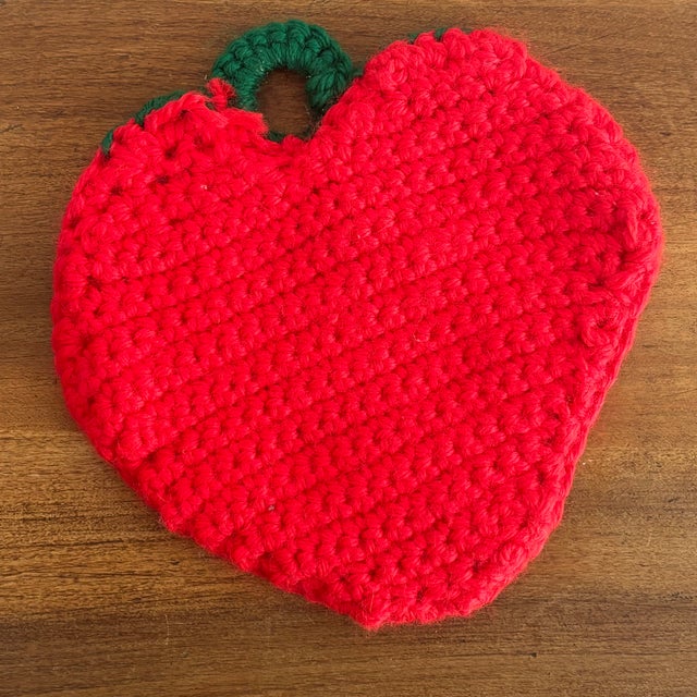 Rustic Handmade Knit Strawberry Pot Holder For Sale - Image 3 of 4