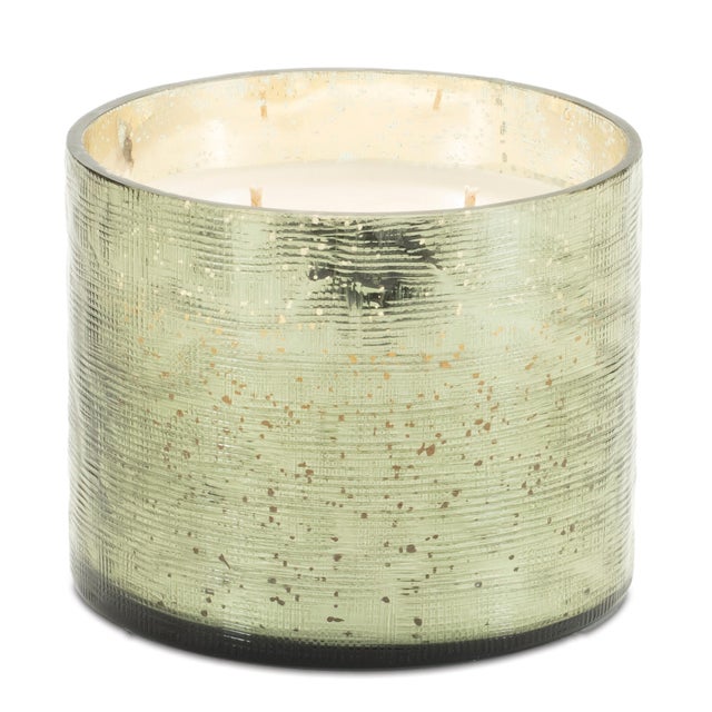 Bring the essence of winter into your home with the Fraiser Fir Scented Soy Candle. Crafted with a blend of paraffin and...