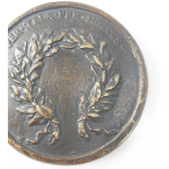 18th Century Italian Bronze Medal of Lorenzo Medici by Antonio Selvi For Sale - Image 9 of 10
