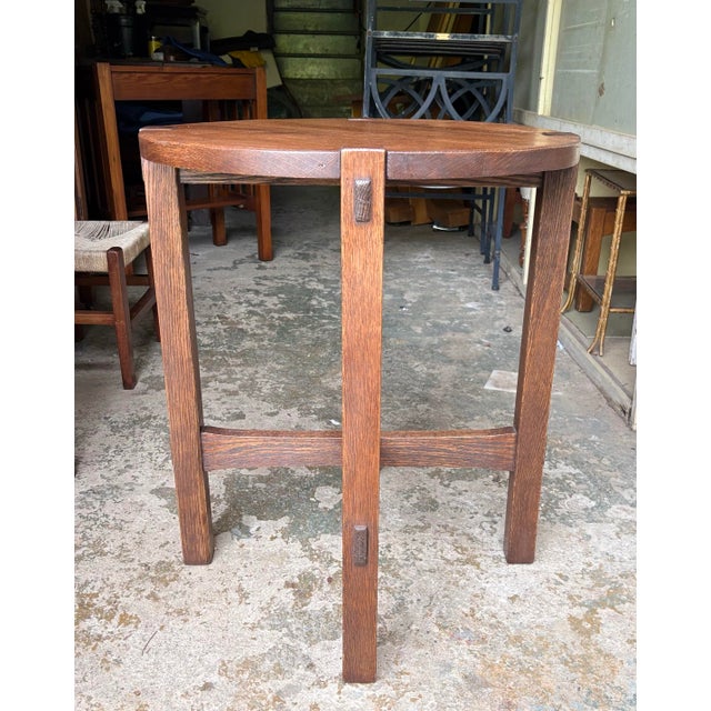 1900 - 1909 Early 20th Century Mission Oak Lamp Table Attributed to Gustav Stickley For Sale - Image 5 of 12