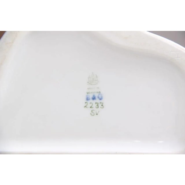 Model 2233 Fisherwoman Figure from Bing & Grøndahl, 1950s For Sale - Image 8 of 9