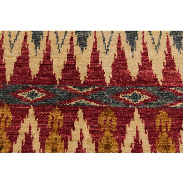 Modern Peshawar Pink/Green Wool Runner Rug- 2 Ft. 8 In. X 7 Ft. 6 In. For Sale In New York - Image 6 of 10