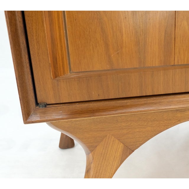 Pair Sculpted Fronts Legs Walnut Mid-Century Modern Nightstands End Tables MINT! For Sale - Image 9 of 13