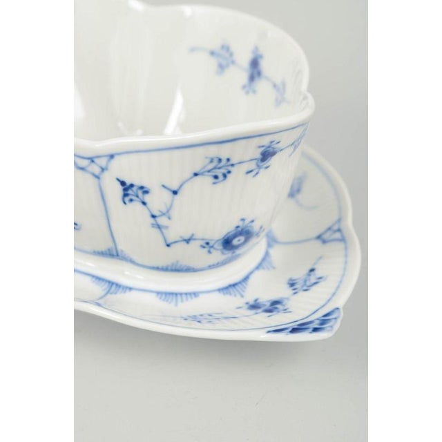 Blue Fluted Plain Sauce Boat with Fixed Stand from Royal Copenhagen, 1967 For Sale - Image 3 of 5