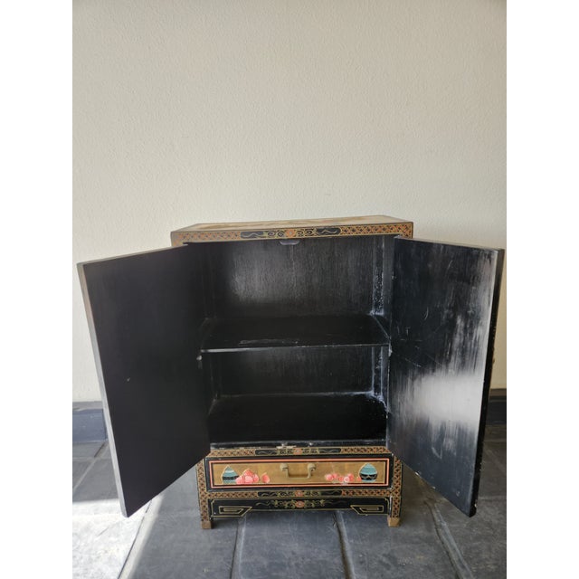 1950s Chinoiserie Hand Painted Elegant Gold Leaf Chinese Cabinet For Sale - Image 10 of 13