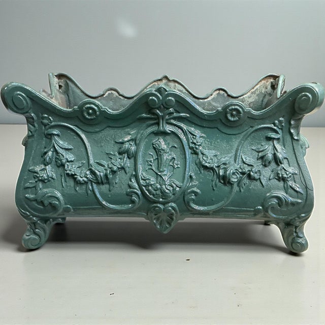 19th-C. Victorian French Cast Iron Planter by Charleville Foundry No, 10 For Sale In Atlanta - Image 6 of 8