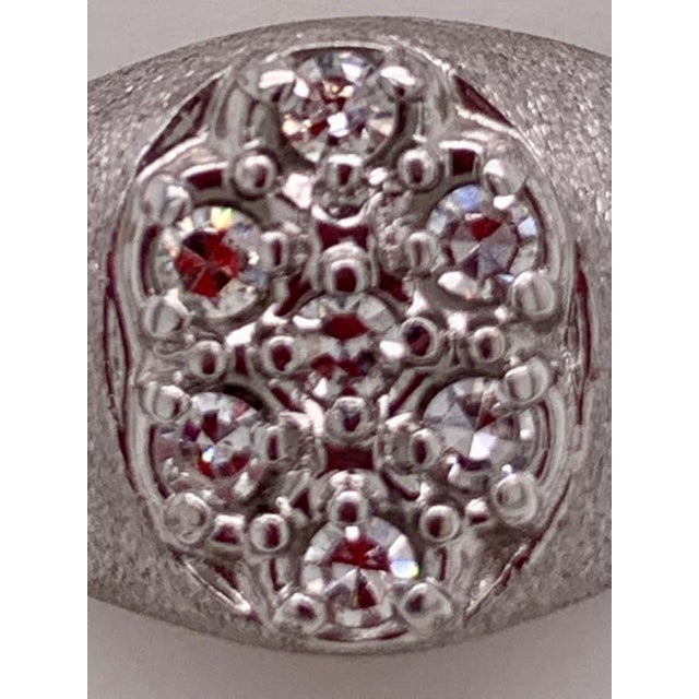 Modern 14 Karat White Gold Brushed Finish Diamond Cluster Fashion Ring 1.50 Tdw For Sale - Image 3 of 12