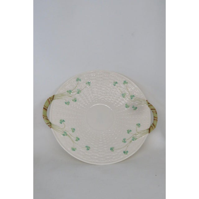 Traditional Mid 20th Century Belleek Classic Mid Century Shamrock Tea Ware Cake Plate Irish Porcelain 4690b For Sale - Image 3 of 18
