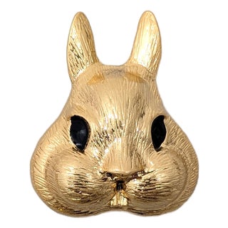 Vintage 1980s Signed Jomaz Goldtone Rabbit Brooch For Sale