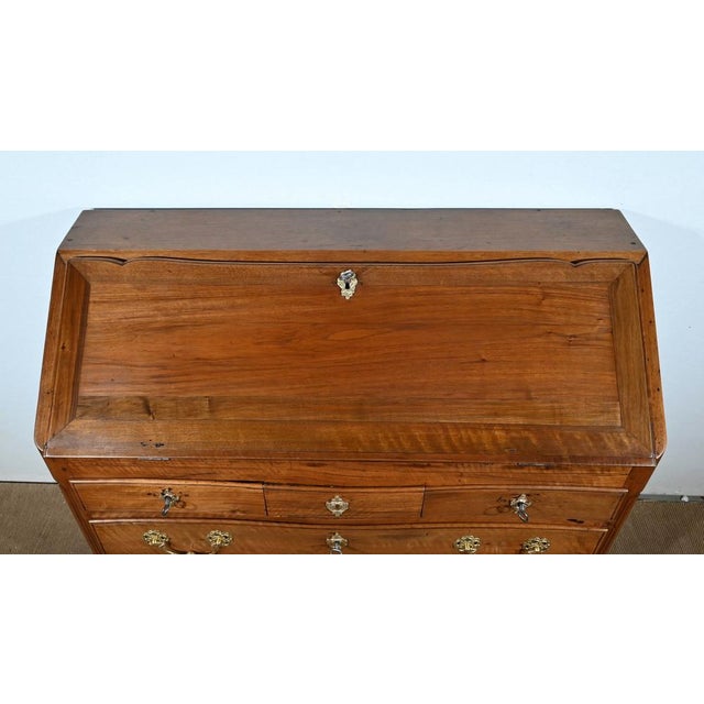 18th century Louis XV Scriban Chest of Drawers in Walnut For Sale - Image 5 of 18