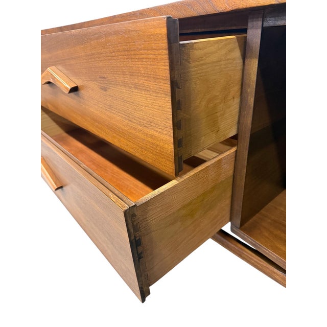 Mid-Century Modern Young Manufacturing Walnut Sideboard For Sale - Image 9 of 11