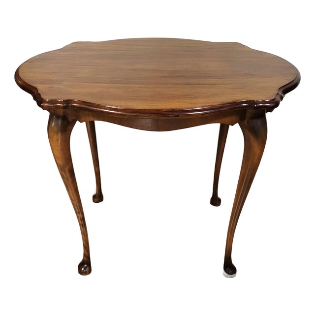English 20th C Queen Anne Style "Turtle" Form Top Walnut Side Coffee Table For Sale