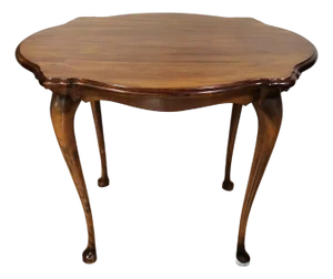 English 20th C Queen Anne Style "Turtle" Form Top Walnut Side Coffee Table