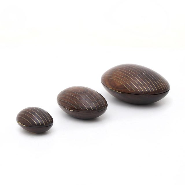 Mid-Century Modern Wooden and Brass Clamshell Boxes, 1960s , Set of 3 For Sale - Image 3 of 15