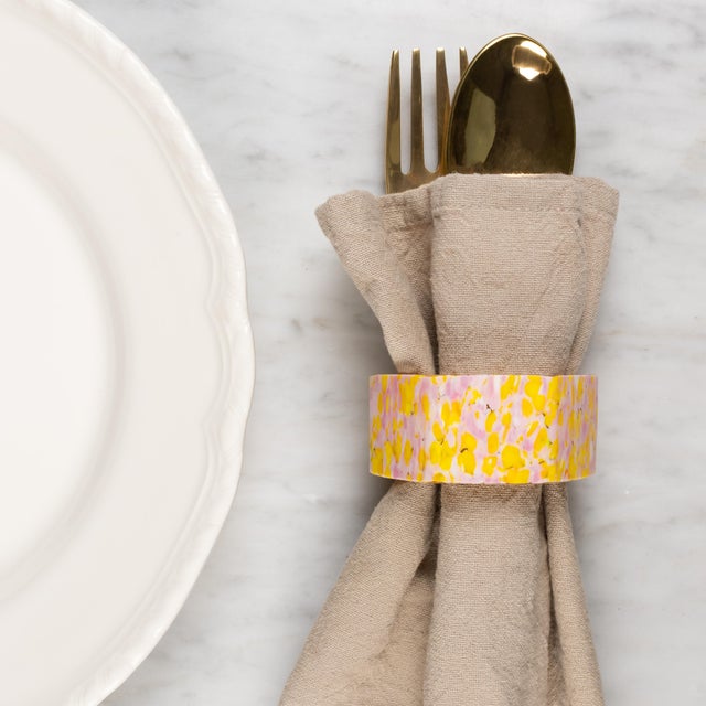 Stories of Italy Macchia su Macchia Yellow & Pink Napkin Rings, Set of 6 For Sale - Image 4 of 6